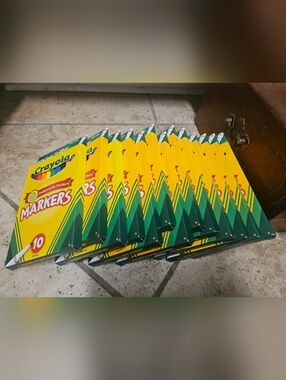 13 PACK Crayola Markers - 10 Classic Colors In Each Pack  - Fine Line Tip New. 